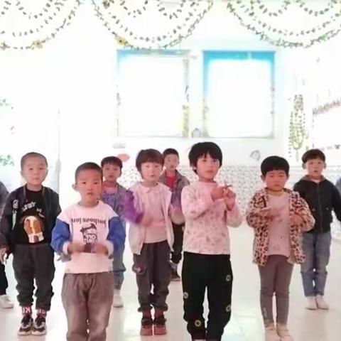 康乐幼儿园大一班欢庆双节——中秋，国庆