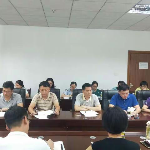 龙华区卫健委召开健康扶贫大比武工作部署会