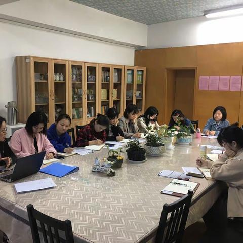 小组活动实施的思与行——记康盛花园幼儿园园本教研活动
