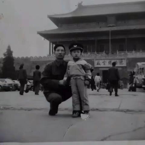 成长靠父母 努力靠自己;拼持靠艰辛，收获靠奋进！