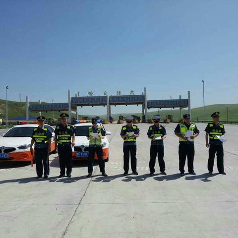 哈日诺尔超限超载检测站开展法律法规宣传