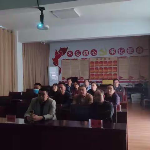 豆坝林场党支部组织党员干部职工观看红色电影《开国大典》