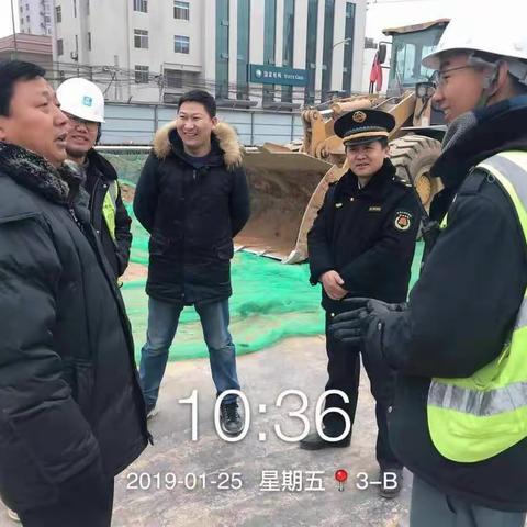 1月25日幸福路管委会铁腕治霾办三级网格长带队检查幸福林带全线