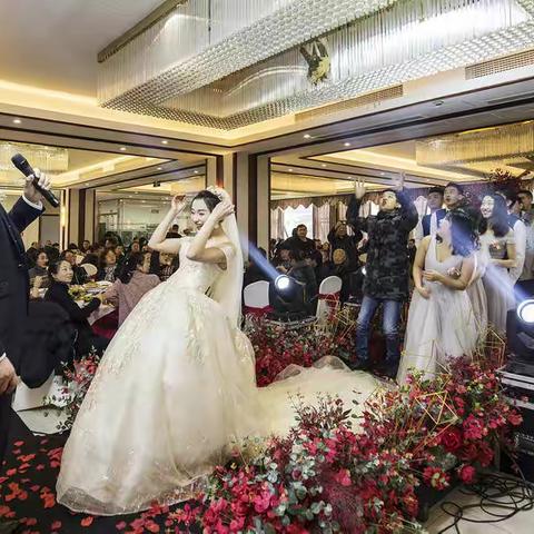 新郎鲜林雨新娘宋婷婷婚礼庆典