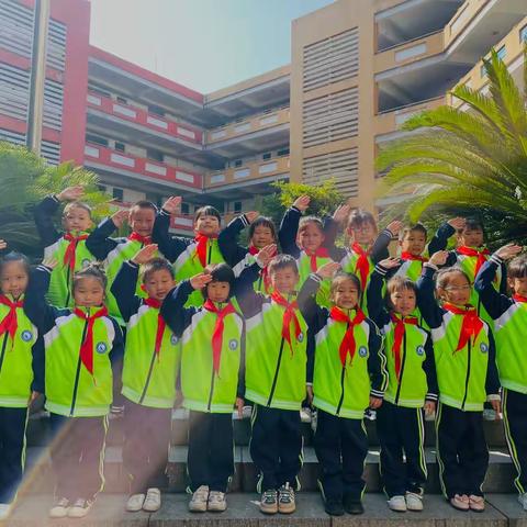 【白鹤学校一年级】——X2215班爱心速递第4期