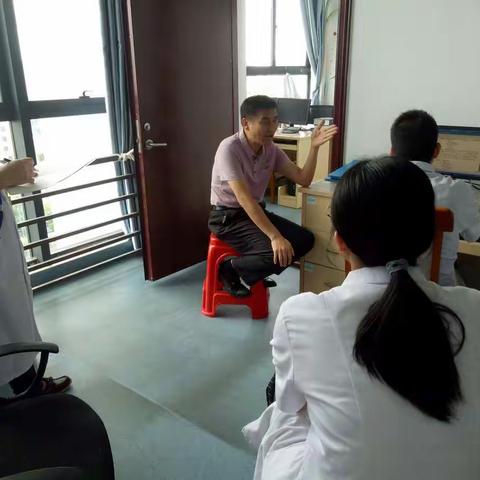 9月25日陈漠水主任医师到我科查房