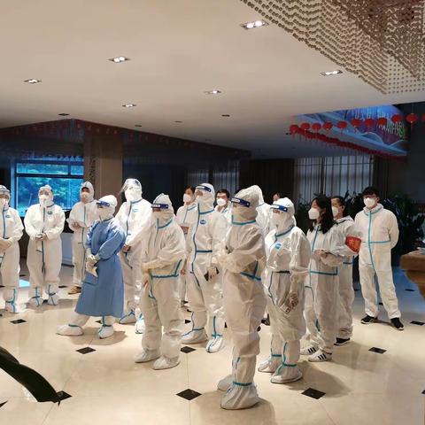 疫情防控志愿者小李的一天