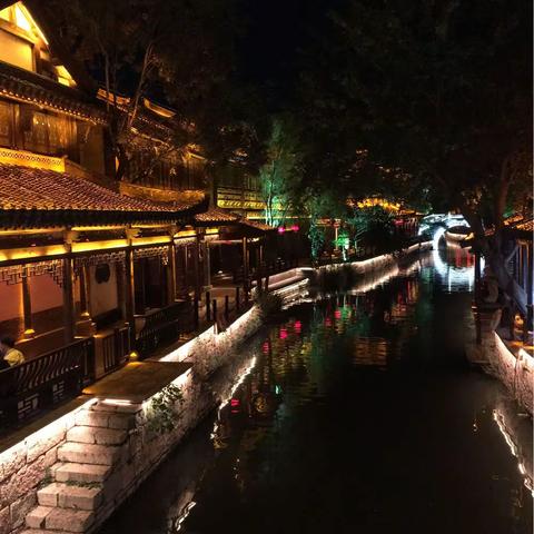 古城台儿庄的夜与昼