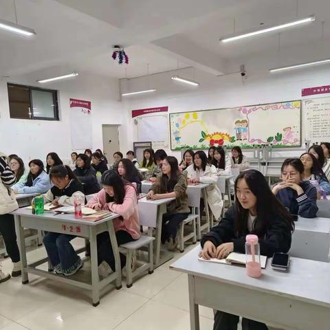 幼教大专36班班会主题“加强春季传染病的预防防治，提高学生传染病的防治能力”。