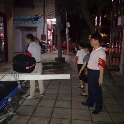 市社保局牵头组织开展东兴社区开展“一创两建”夜巡工作