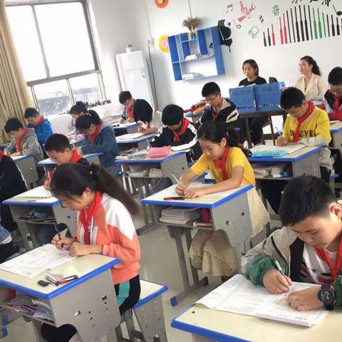 老君庙镇实验小学率先在全县小学启动网上阅卷工作