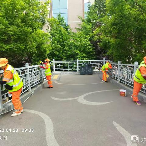 持续开展“大擦洗  大冲洗 大清理”活动  全力保障五一节前辖区环境卫生