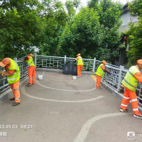 多措并举保障市容环境 严抓细节尽职尽责护航五一假期