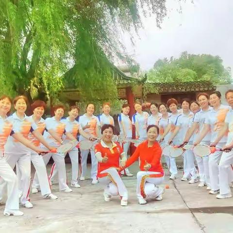 铿锵玫瑰