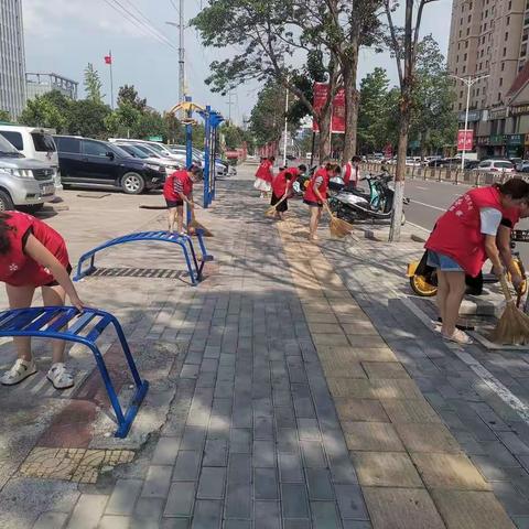 志愿服务 市妇联“红马甲”在行动