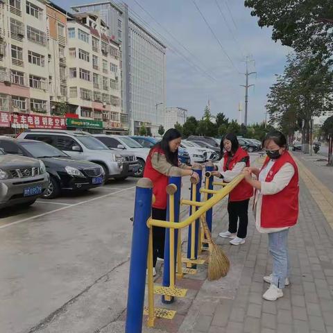 市妇联洁城、扫码、戴口罩，一米线，一个都不能少