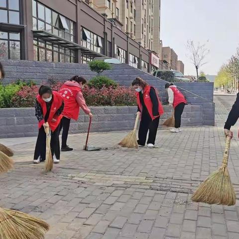 抗击疫情       清洁相伴       市妇联志愿者在行动