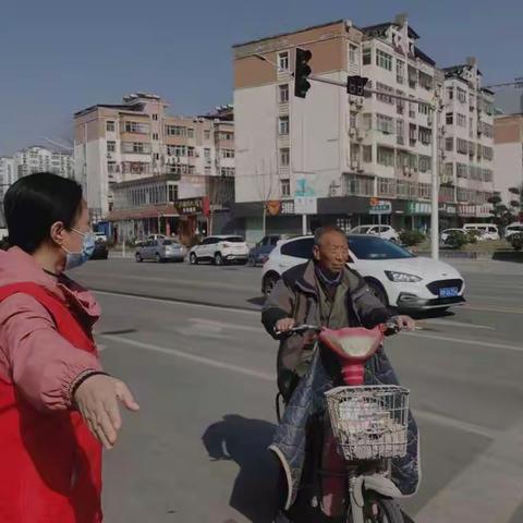 文明交通服务 市妇联志愿在行动