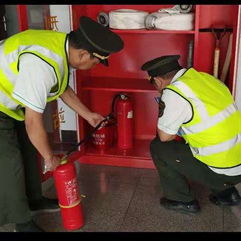 十一前夕，鸡泽站安全领导小组开展节前安全生产排查活动。