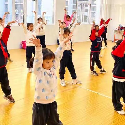 拉丁与你 舞动旋律！麓山国际洋湖实验学校拉丁舞社团结课展示