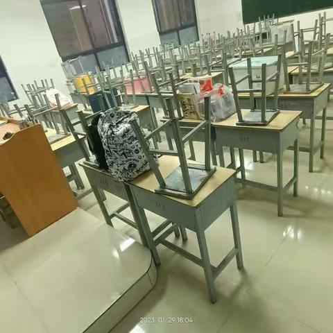 美丽教室 静候学子归来