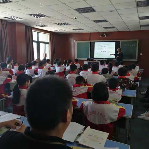 研探学模式     促师生成长