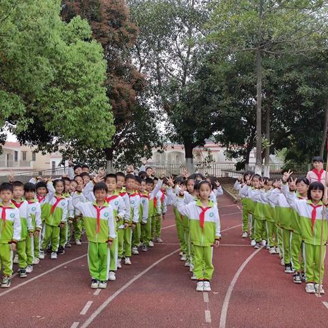 童心筑梦向未来，争做时代好队员——白土镇冷水小学一年级新队员入队仪式