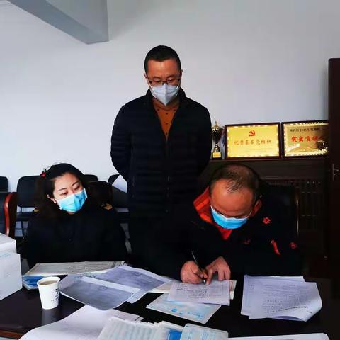 市局医疗器械科对医用口罩进行监督抽样