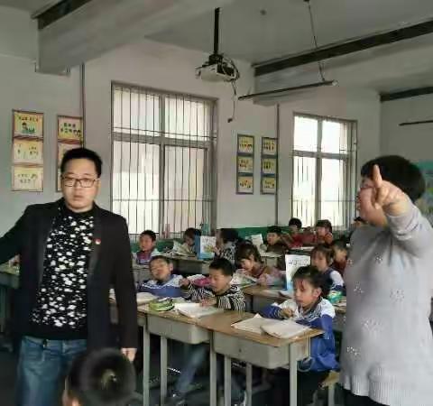 崇义小学校长巡课纪实