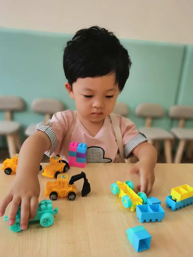 东方爱婴成长记录——薛佳欣