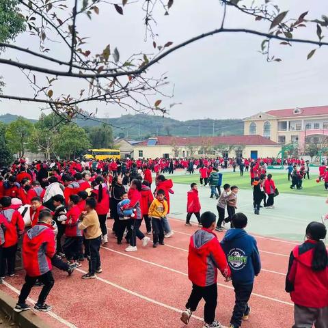 小小市场，满满收获——安吉县梅园学校跳蚤市场活动