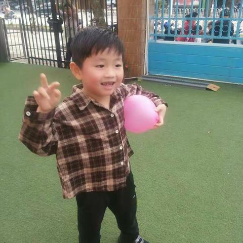 冠宇宝贝--幼儿园个人成长记录