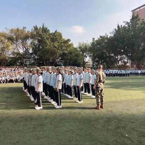戎装展军姿 学子扬军魂——海口市金盘实验学校2023七8班“无军训、不青春、磨意志、铸军魂”新生军训