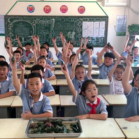 浓情端午享童趣，粽叶飘香促劳育