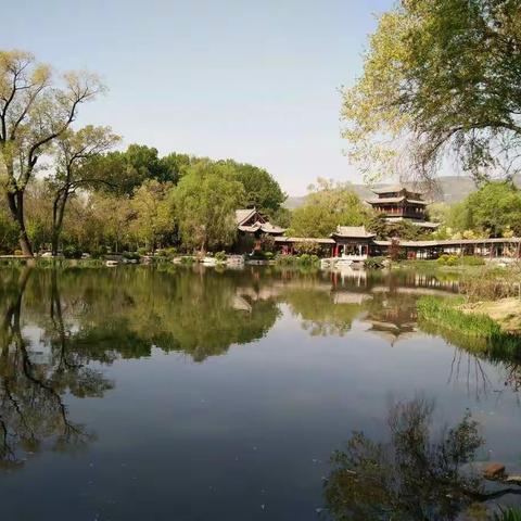 晨光下的晋祠