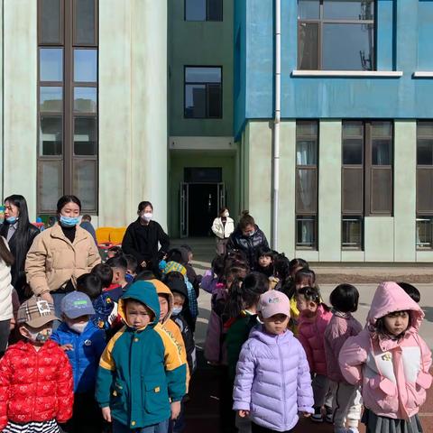 《🌸春暖花开 “幼”见美好💞》——蔚县第一幼儿园小三班