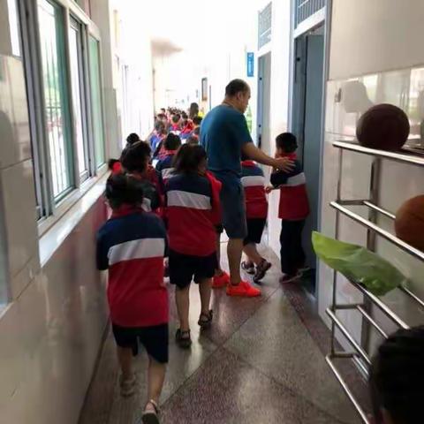      济宁市观音阁小学消防安全演练