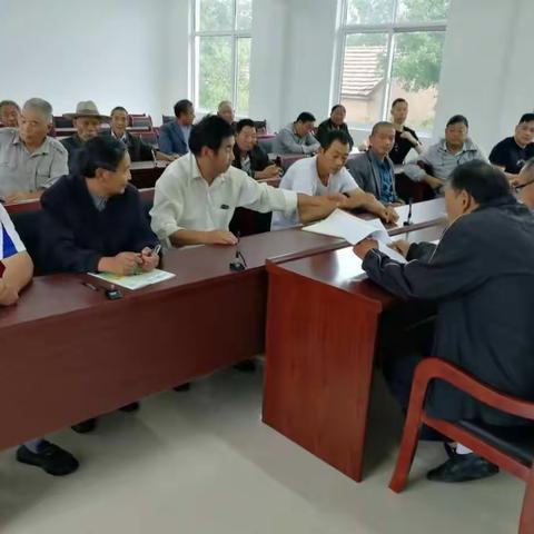 龙庙镇兴义村七月份党员活动日暨作风建设会议