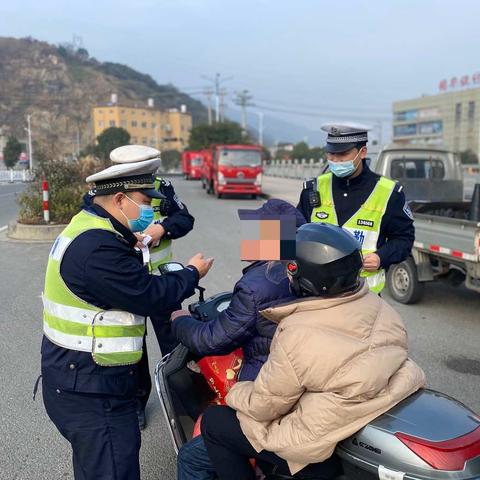 【平安春运】塘下交警周末严查逾期未年检、电动车违法，杜绝“病车”上路