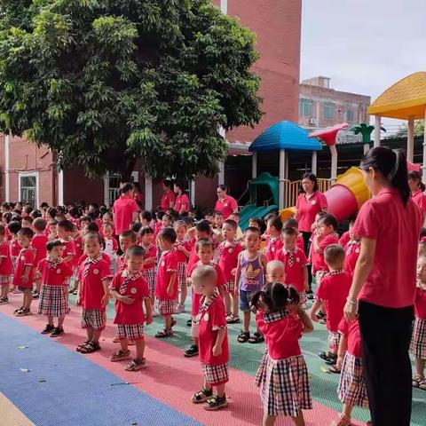 启明幼儿园庆祝国庆节活动——小小运动会