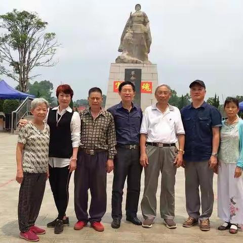 衡小师生恩深同窗谊重，龙州祭奠卫国烈士温勇同学