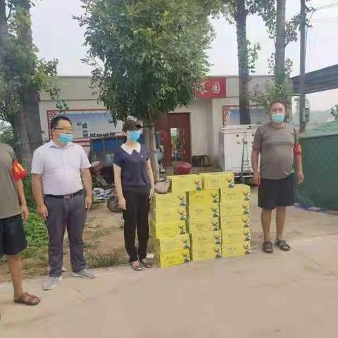 沁阳市科工局看望慰问王召乡南住村疫情防控一线党员干部