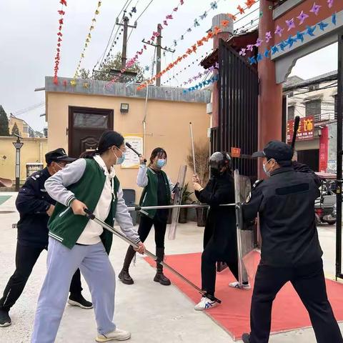防恐防暴 安全“童”行——新标准实验幼儿园（大成分园）防恐防暴培训
