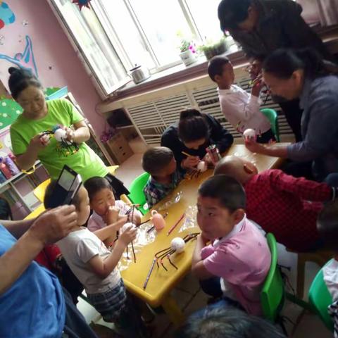 经棚镇中心幼儿园小班半日开放日活动！