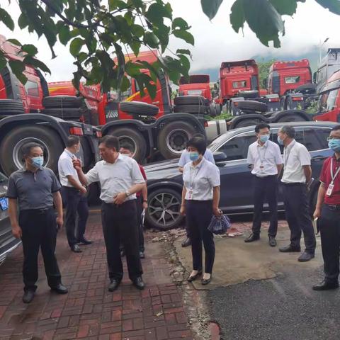 市口岸办二级巡视员廖茂雄率队到特管线场站开展口岸区域自建房等房屋建筑结构安全检查