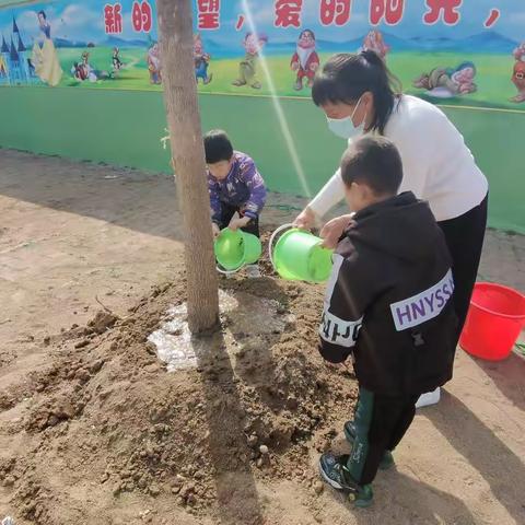 相逢植树节 爱在春天里——席厂小学幼儿园植树节活动