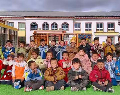 玛曲县欧拉秀玛乡幼儿园寒假总结———时光匆匆，爱如潮水