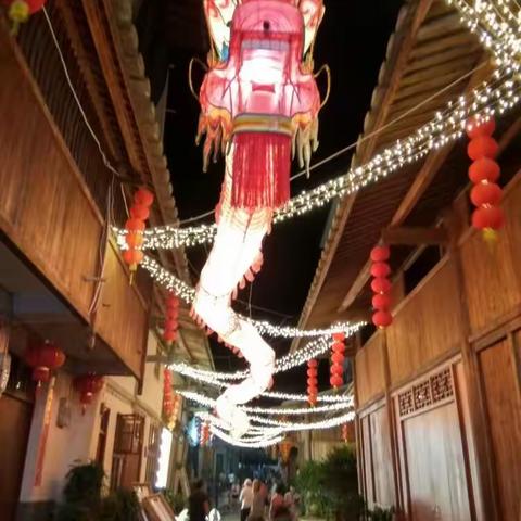 千年古镇 深山灯巷 只为等你