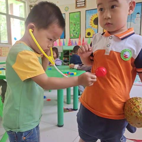 店子第二小学幼儿园小班宝宝开学第一天