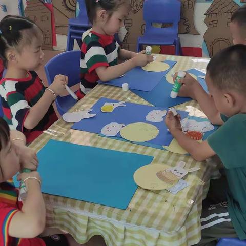 犁市镇龙腾幼儿园中二班——月满中秋“童欢乐”迎中秋主题活动